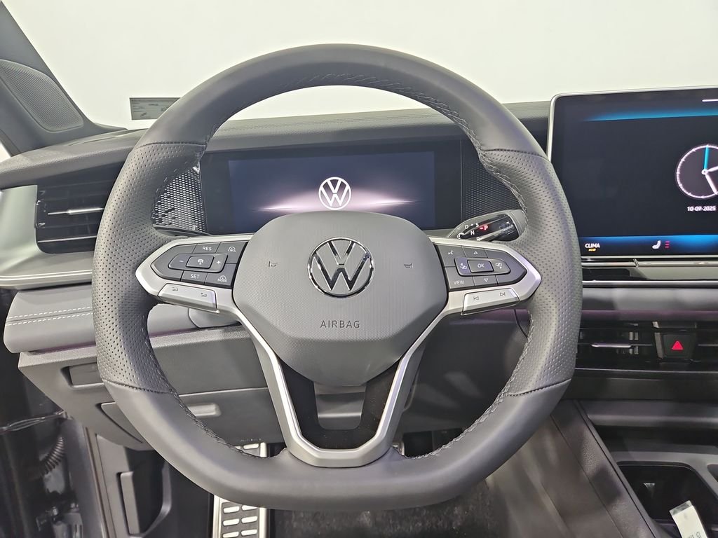 2026 Volkswagen Tiguan SE R-LINE BLACK - Photo 14