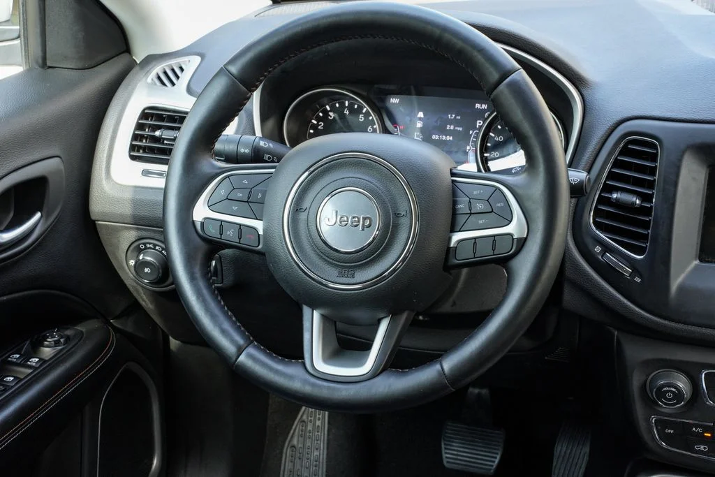 Used 2020 White Jeep Latitude image 19