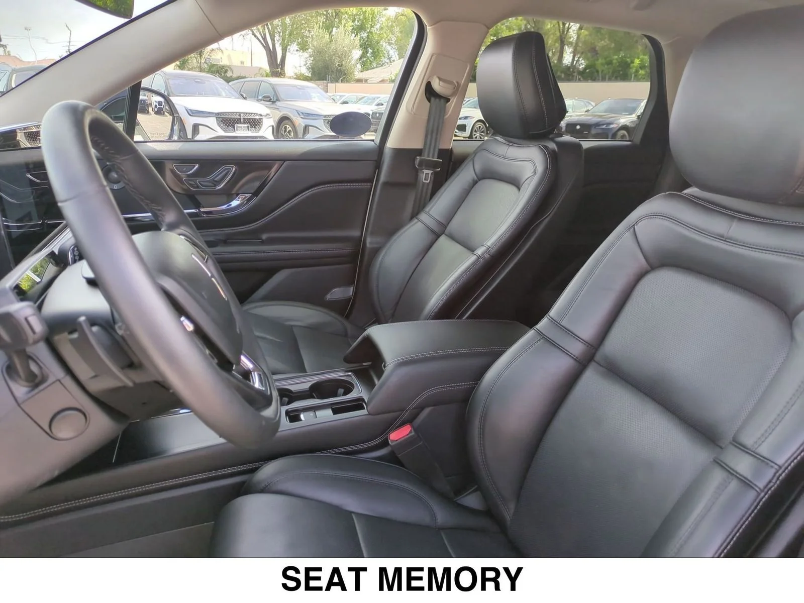 Used 2025 White Lincoln Grand Touring image 20
