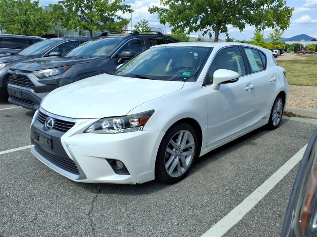 Used 2015 White Lexus 200h image 4