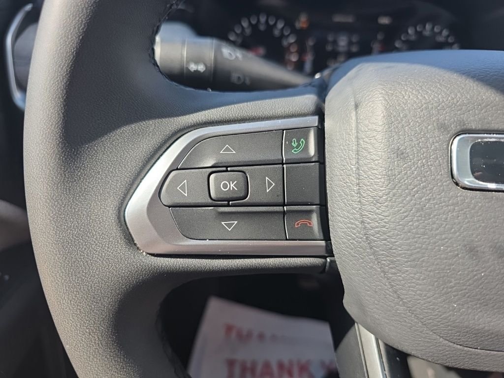 Used 2025 Black Jeep Latitude image 19