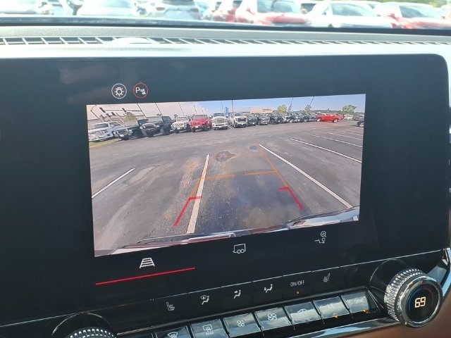 Used 2025 Sterling Metallic GMC AT4 image 7