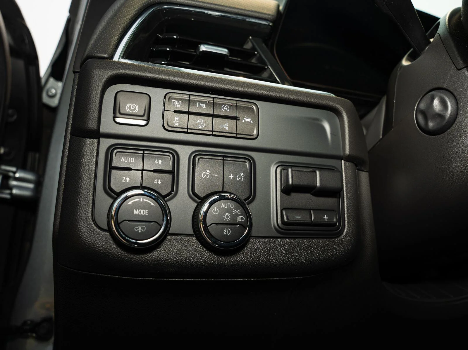 Used 2025 Sterling Gray Metallic Chevrolet High Country image 32