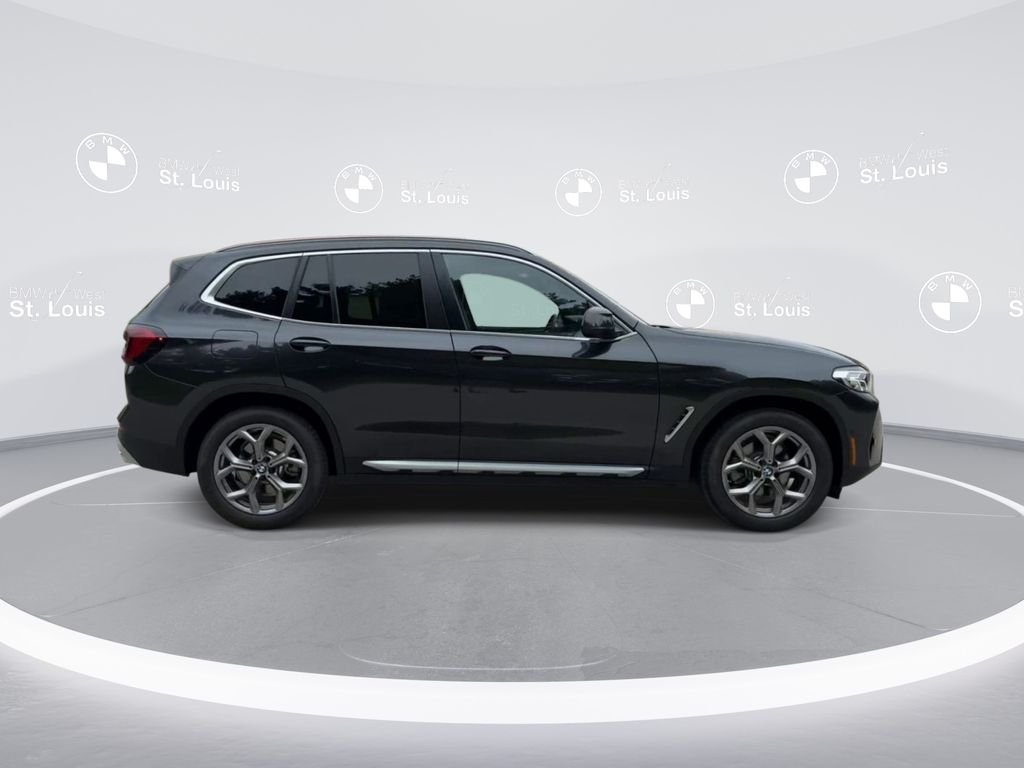 Used 2024 Gray BMW xDrive30i image 28