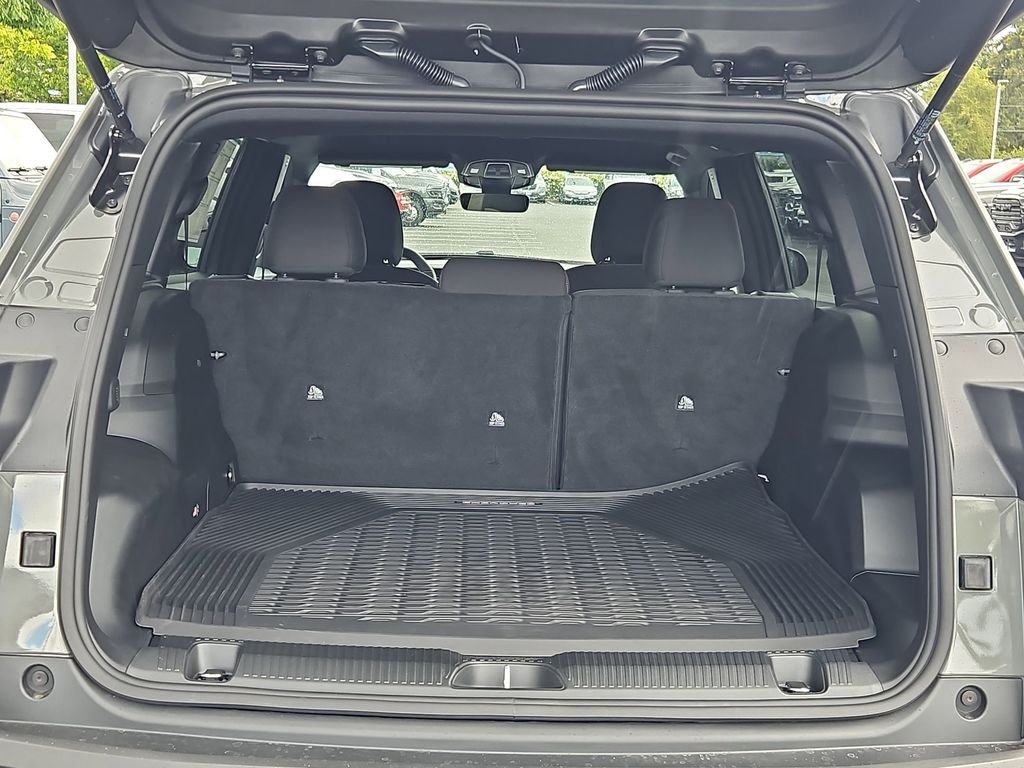 New 2026 Sting-Gray Clear-Coat Exterior Paint Jeep Laredo image 24