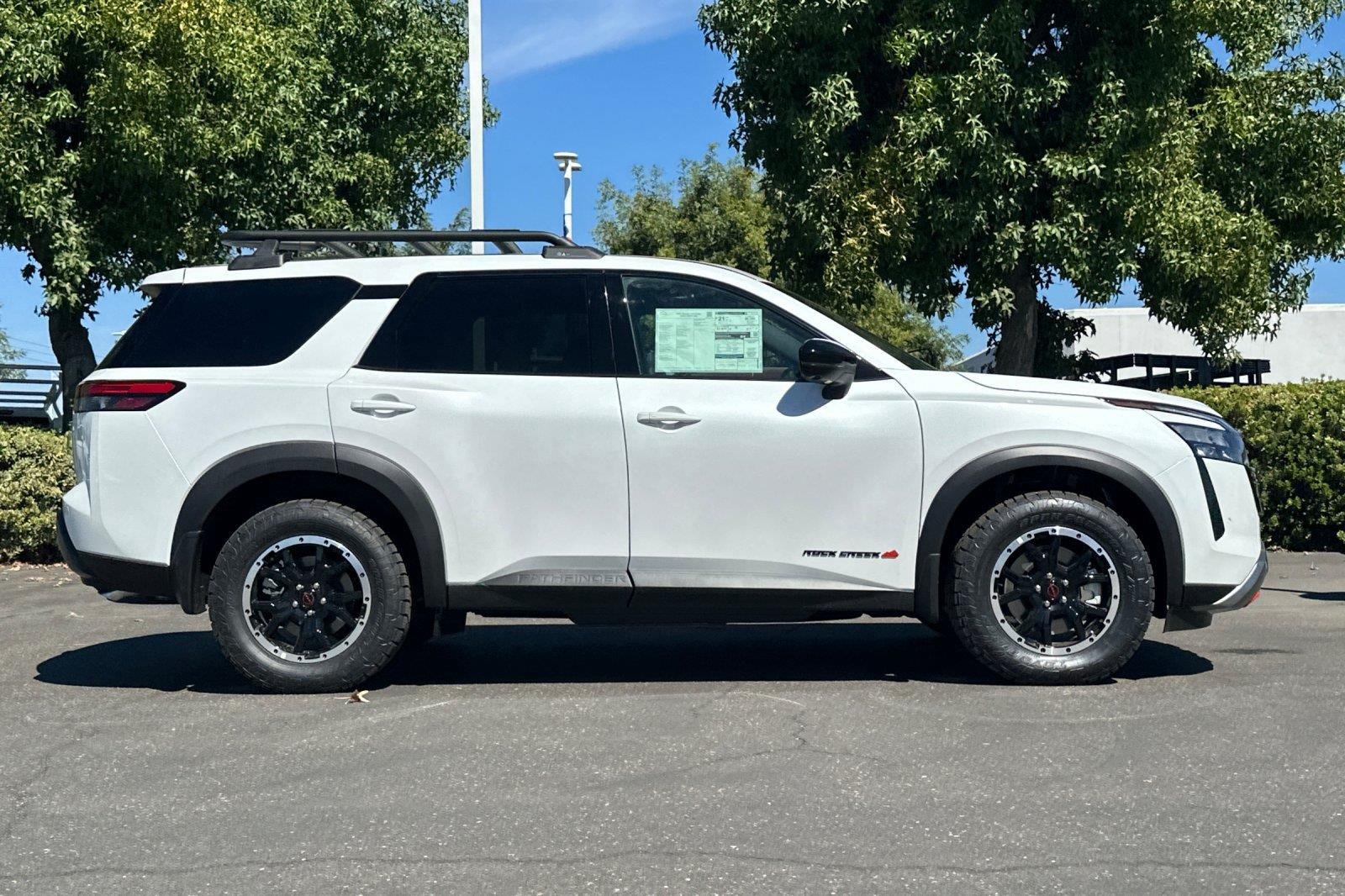 New 2026 Everest White Pearl Tricoat Nissan Rock Creek image 2