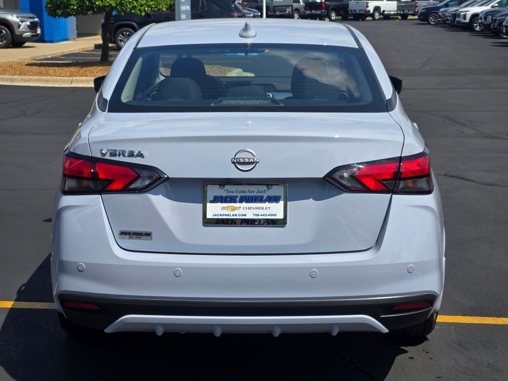 2025 Nissan Versa Sedan SV - Photo 11