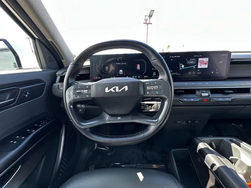Used 2024 Snow White Pearl Kia Light Long Range image 16