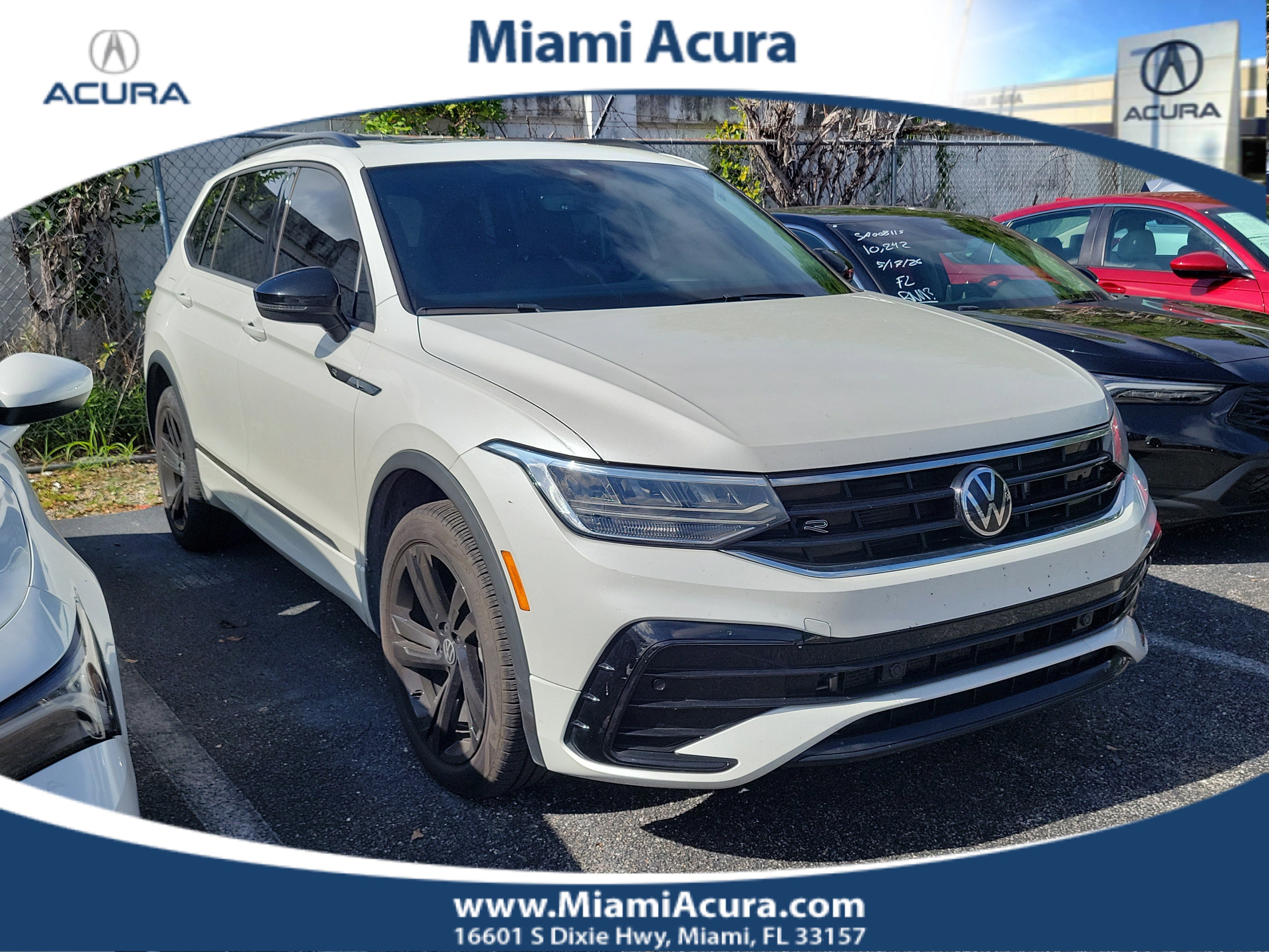 2023 Volkswagen Tiguan 2.0T SE R-Line Black's photo