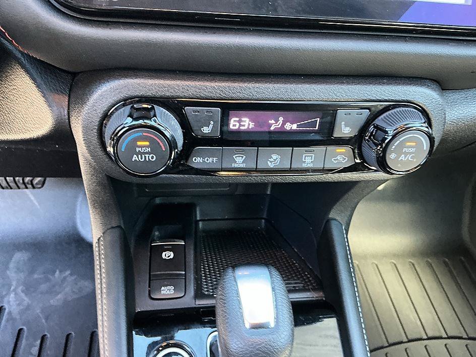 Used 2024 Boulder Gray Pearl Nissan SR image 19