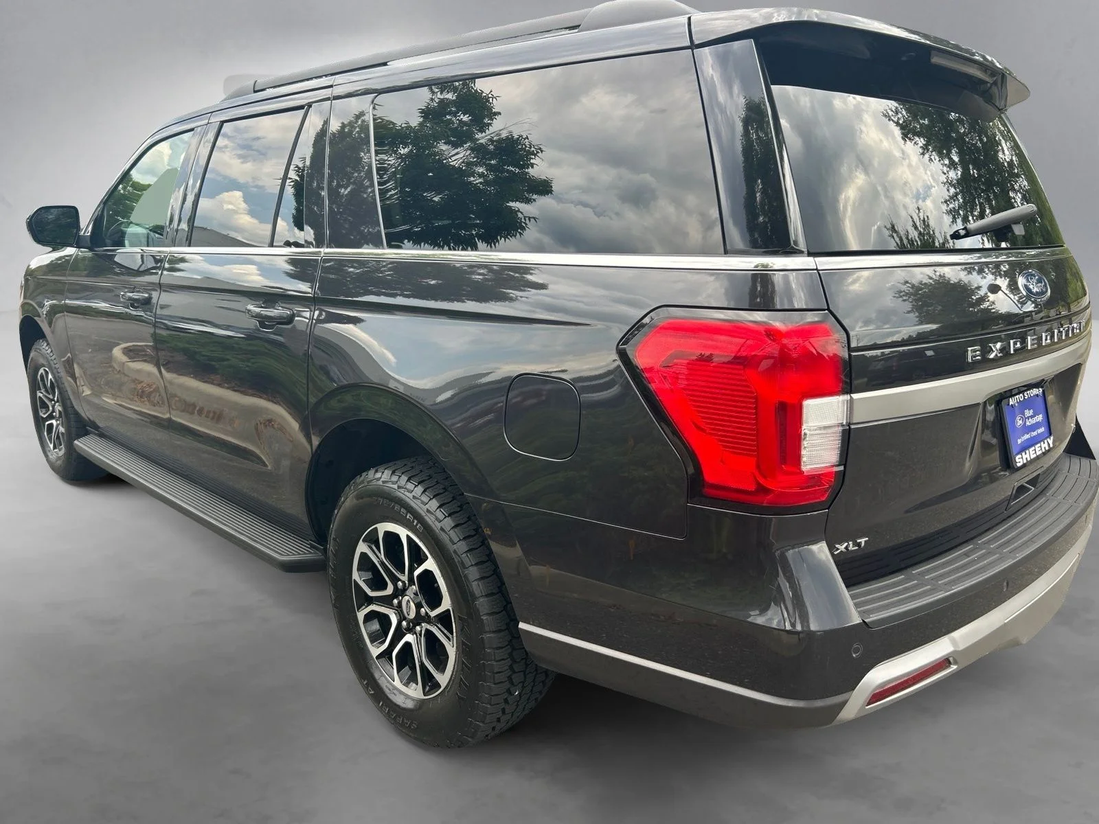 Used 2024 Gray Ford XLT image 15