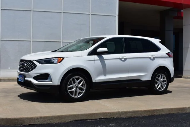 Used 2024 White Ford SEL image 2
