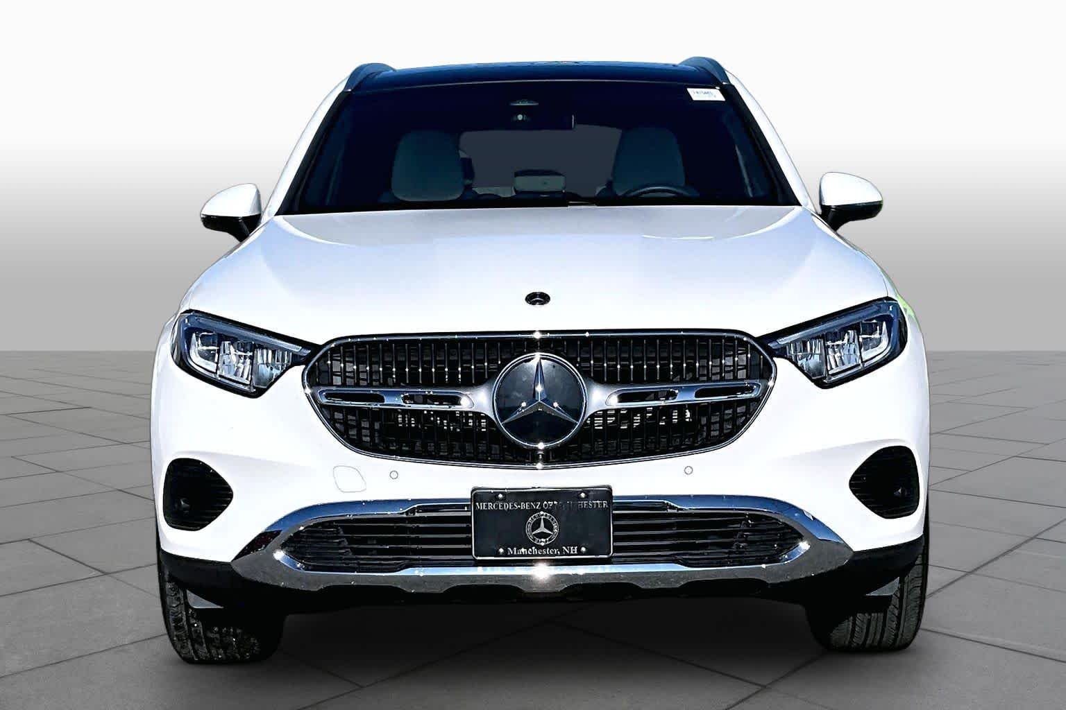 New 2026 Polar White Mercedes-Benz GLC 300 image 4