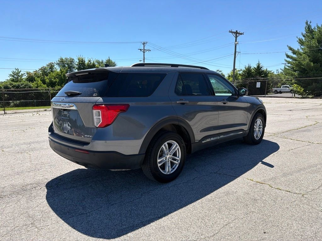 Used 2023 Gray Metallic Ford XLT image 5