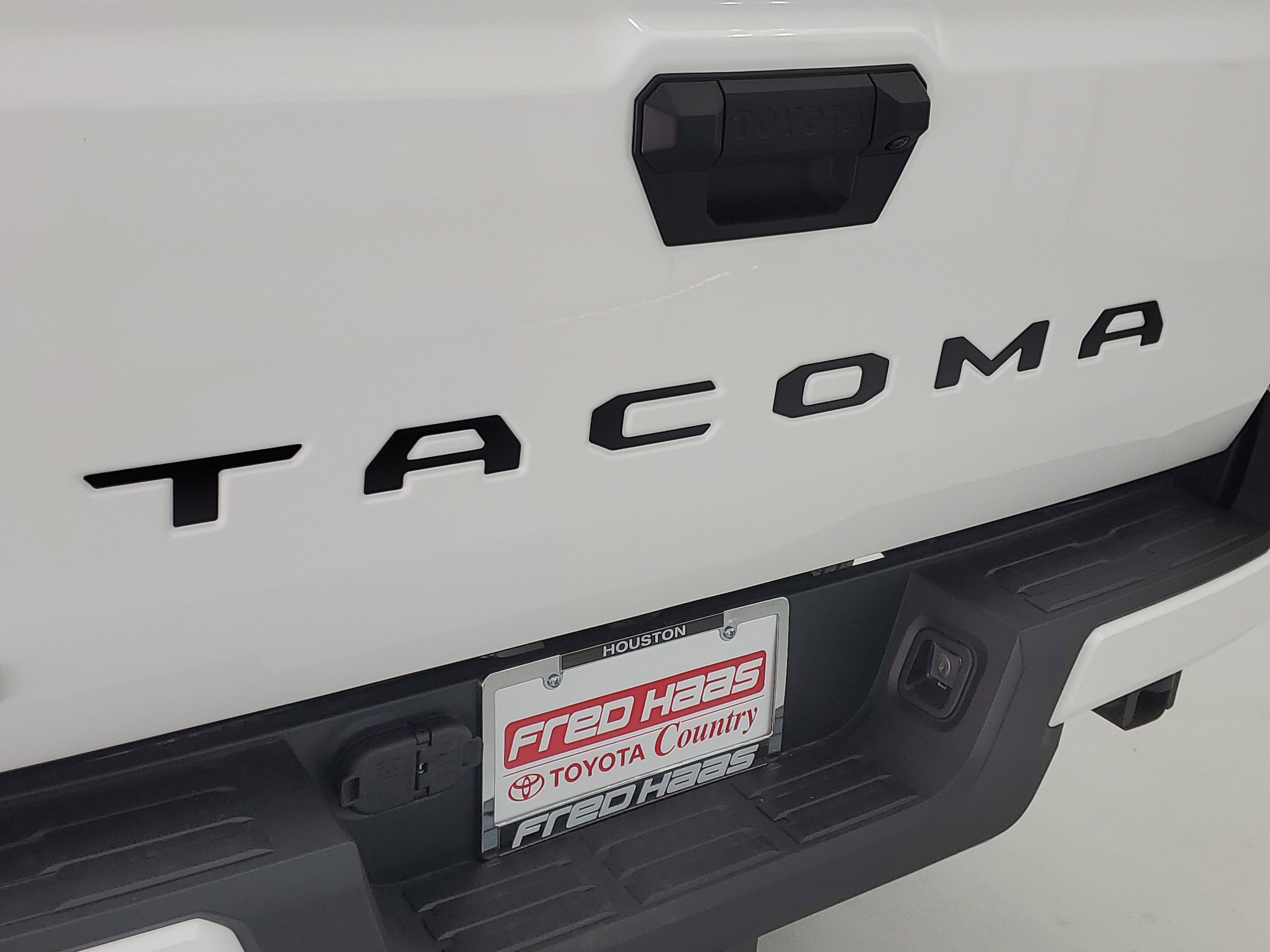 2026 Toyota Tacoma SR5 - Photo 10