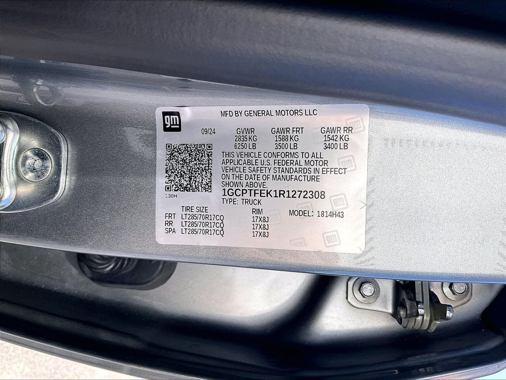 Used 2024 Sterling Gray Metallic Chevrolet ZR2 image 33