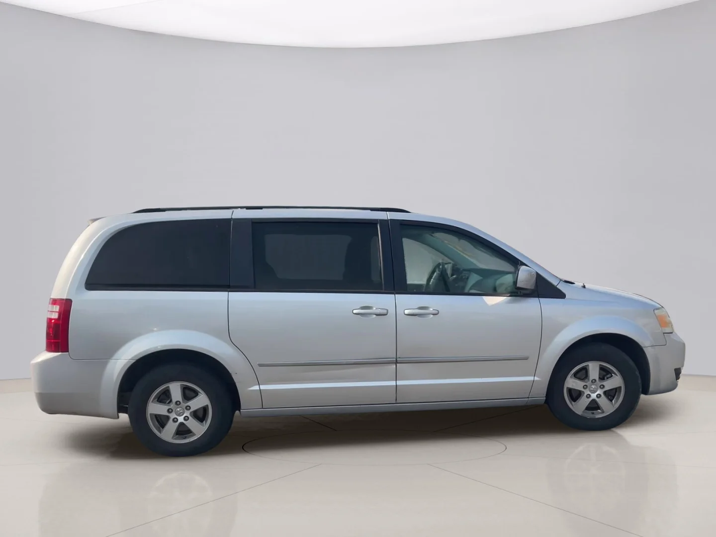 Used 2010 Silver Dodge SXT image 6