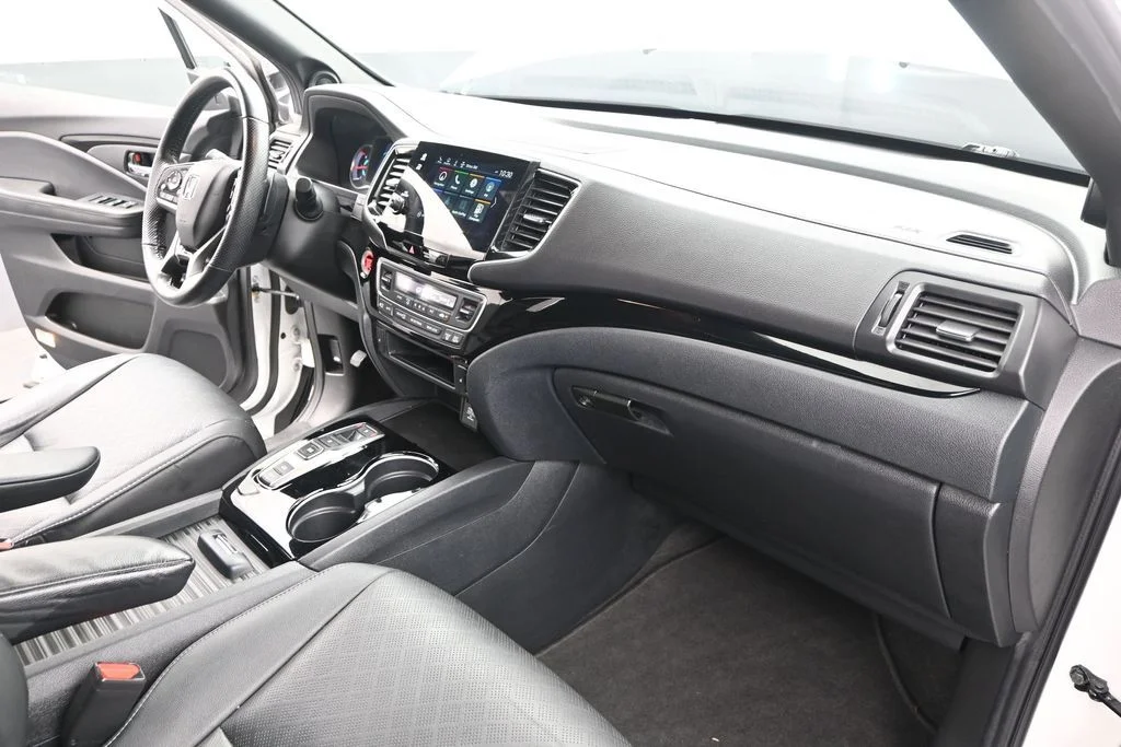 Used 2020 Platinum White Pearl Honda Touring image 29