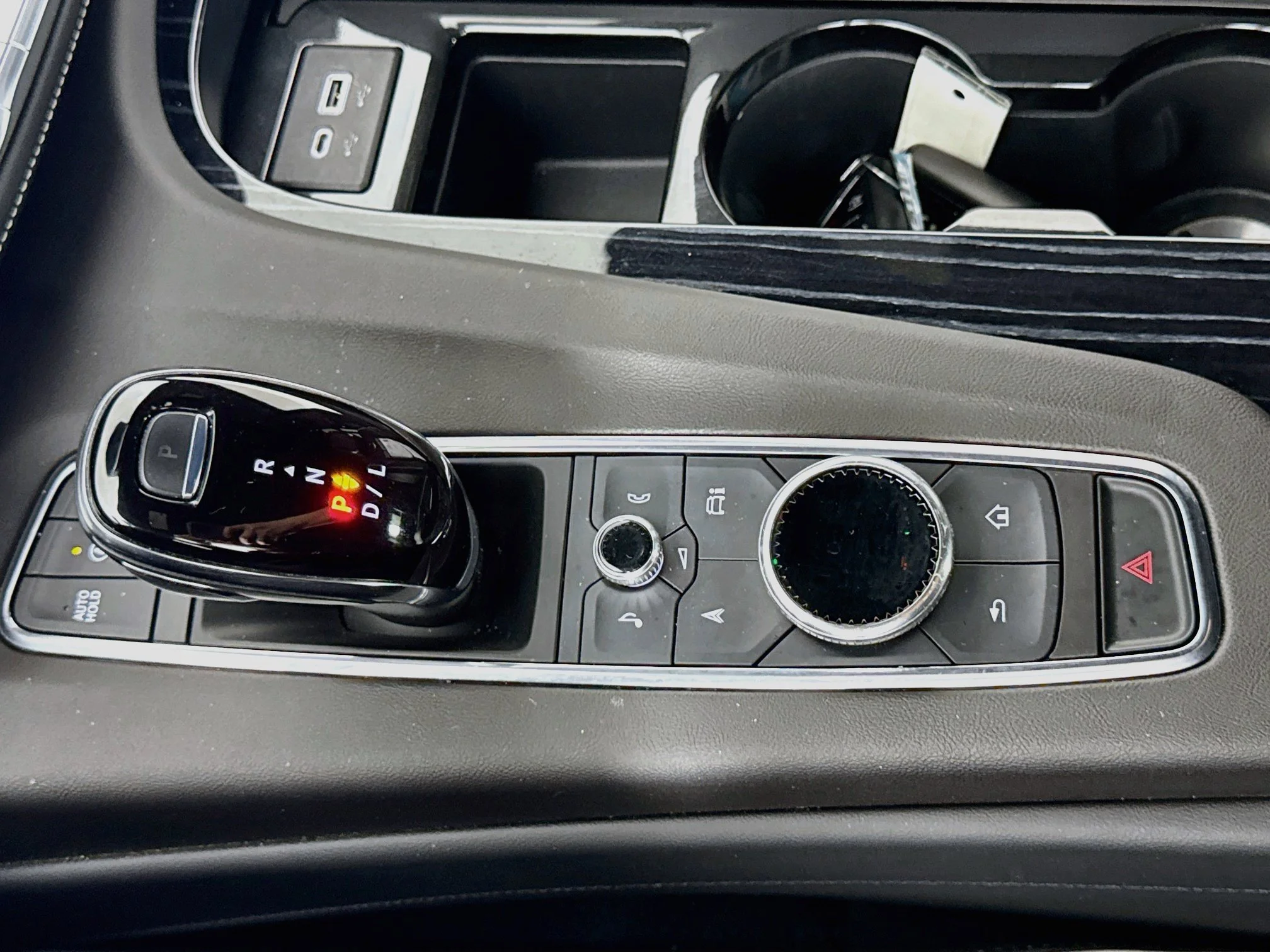 Used 2022 Crystal White Tricoat Cadillac Sport image 19