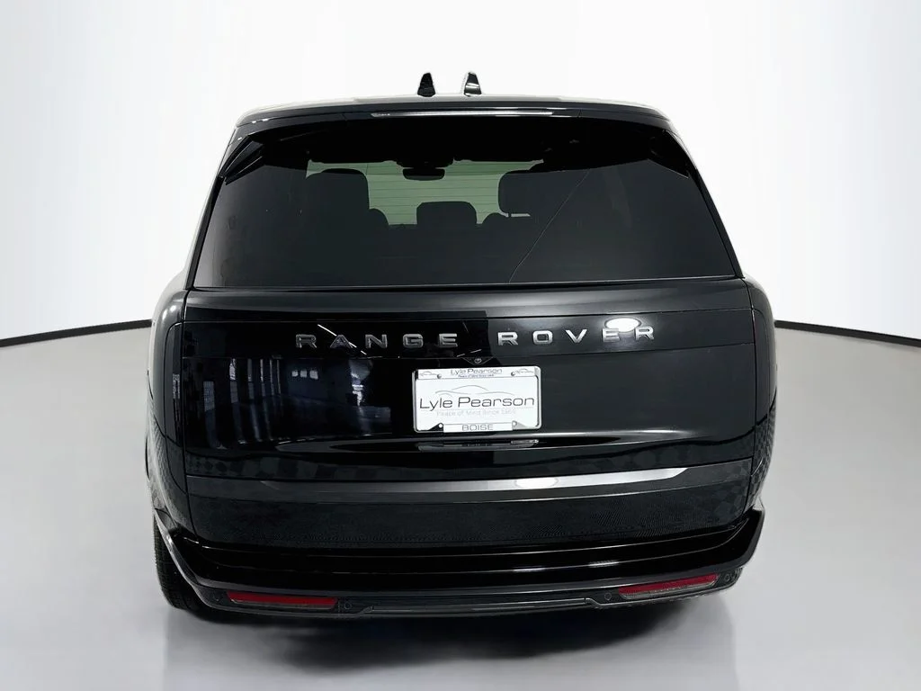 Certified Used 2025 Obsidian Black SV Bespoke Ultra Metallic Gloss Land Rover SE image 10