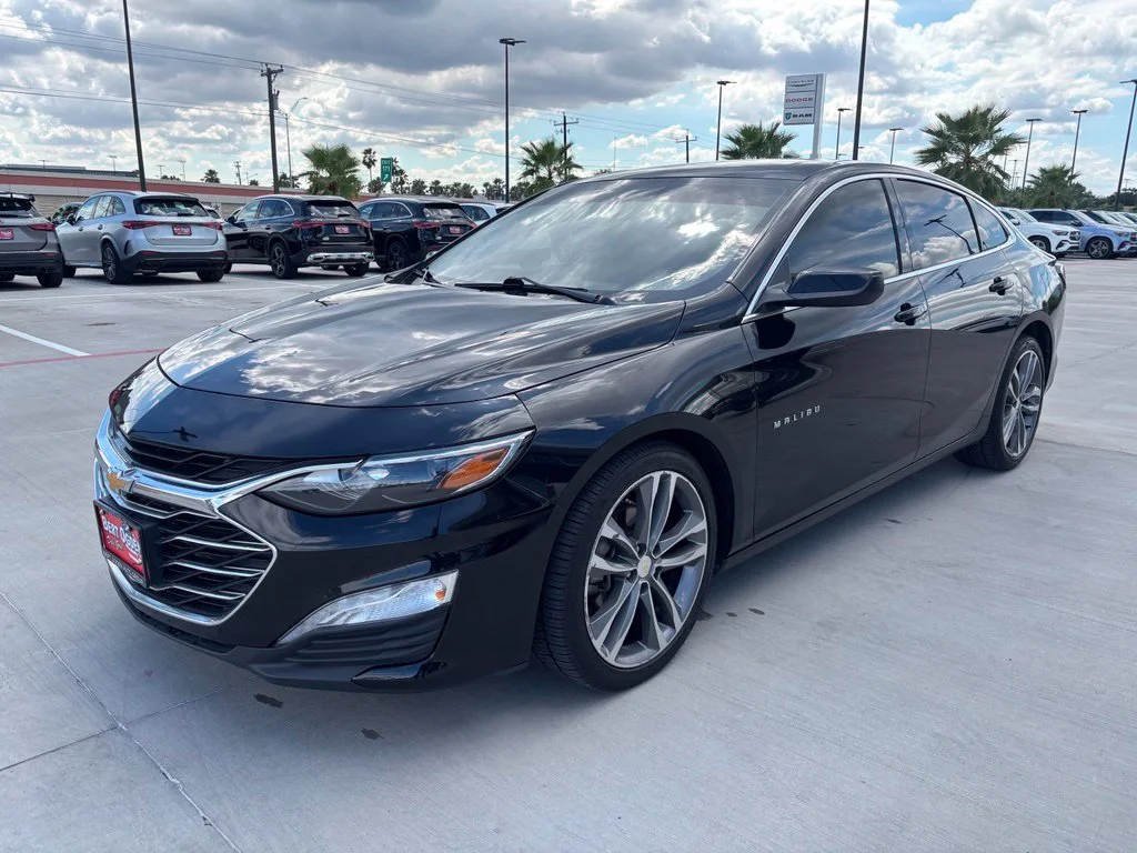 Used 2022 Black Chevrolet LT image 3