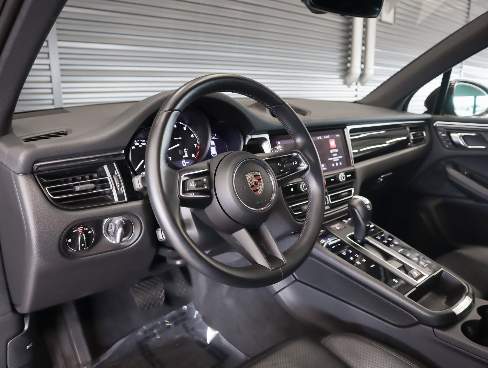 Used 2024 Copper Ruby Metallic Porsche  image 4