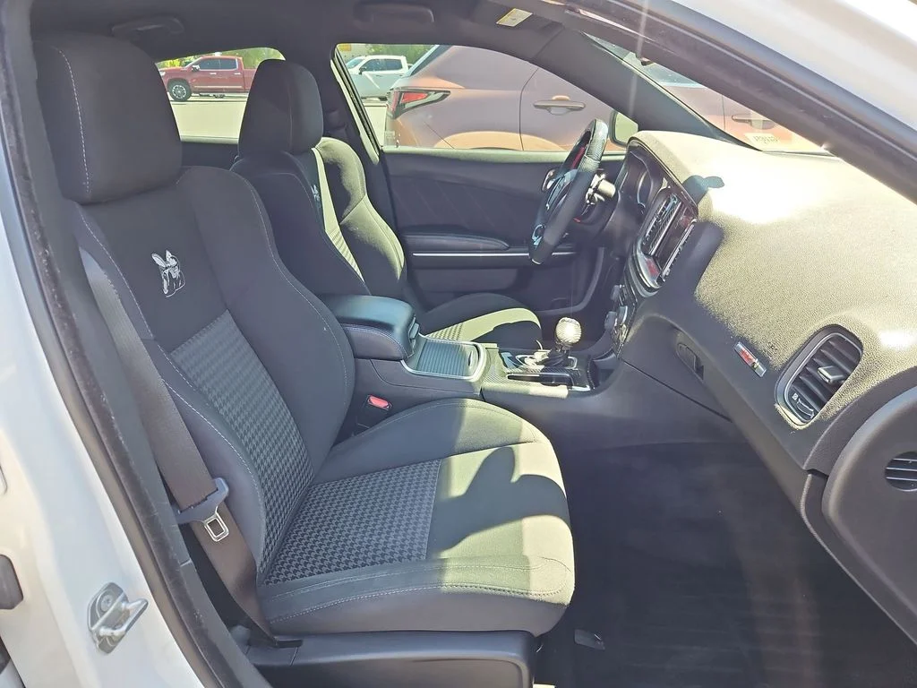 Used 2019 White Knuckle Clearcoat Dodge R/T Scat Pack image 28