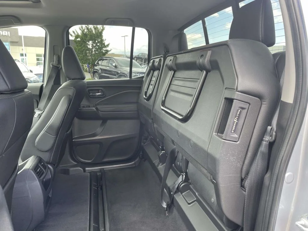 Used 2023 Lunar Silver Metallic Honda RTL-E image 4