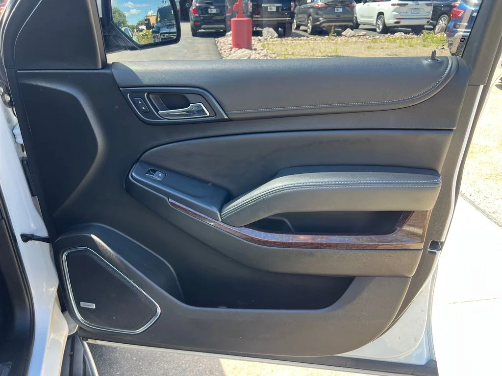Used 2019 White GMC SLT image 42