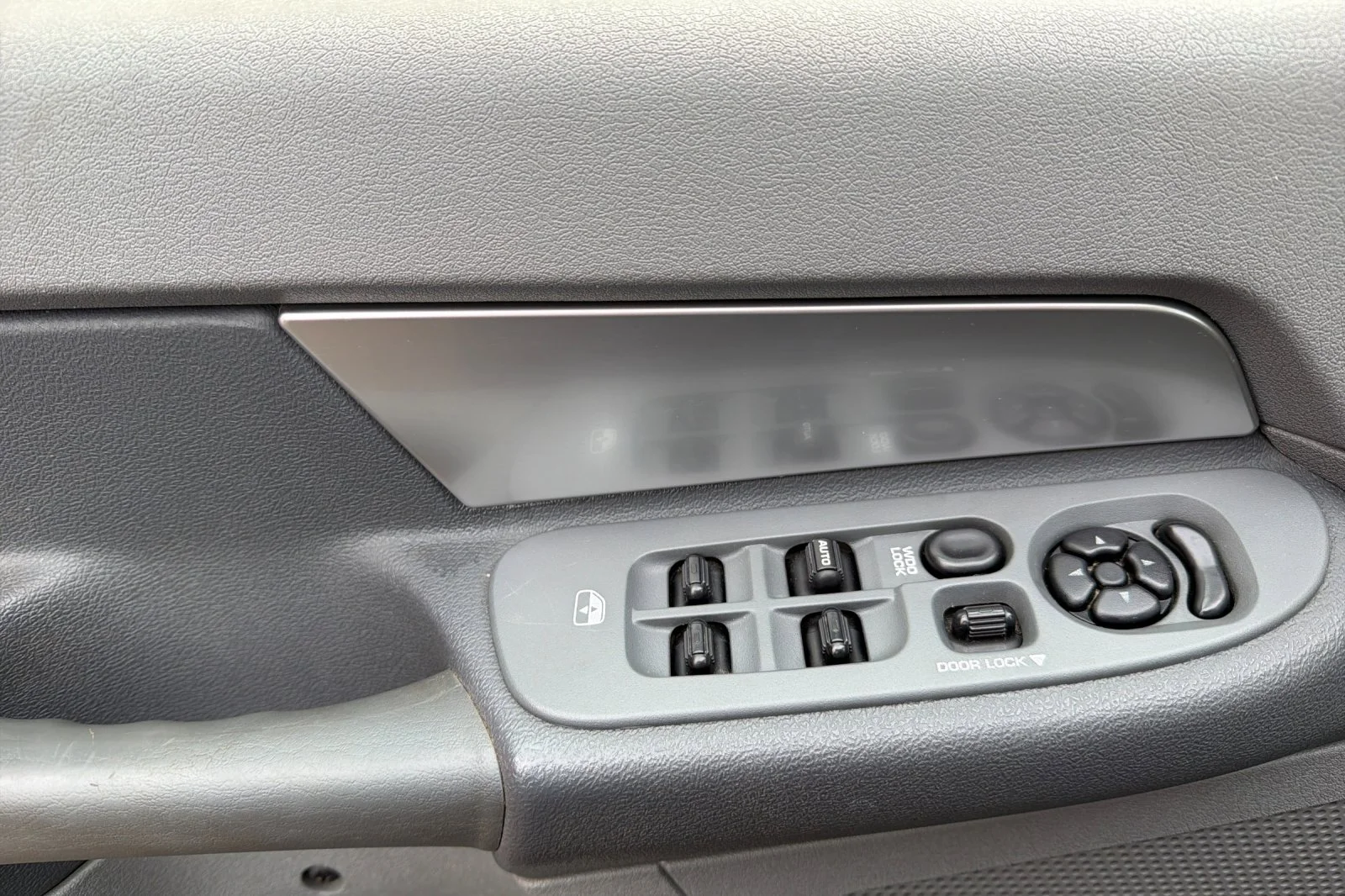 Used 2007  Dodge SLT image 9