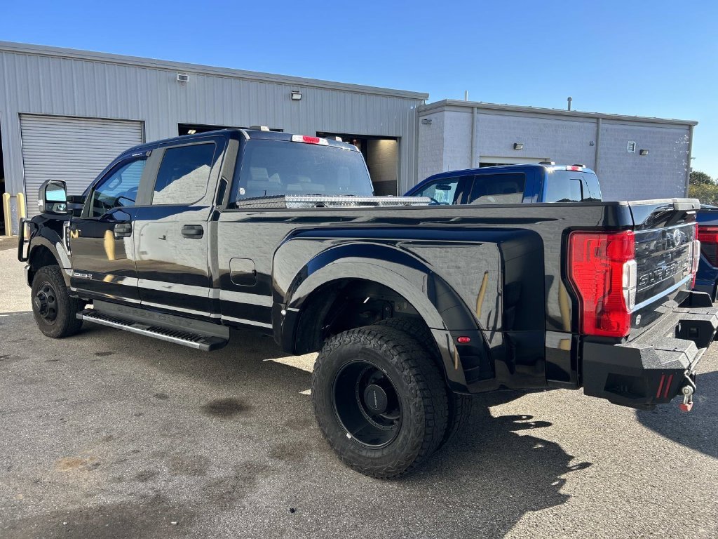 Used 2020 Agate Black Metallic Ford XL image 4