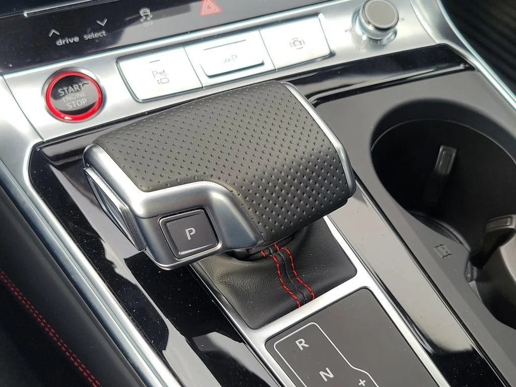 Used 2024 Daytona Gray Pearl Effect Audi 4.0T image 28