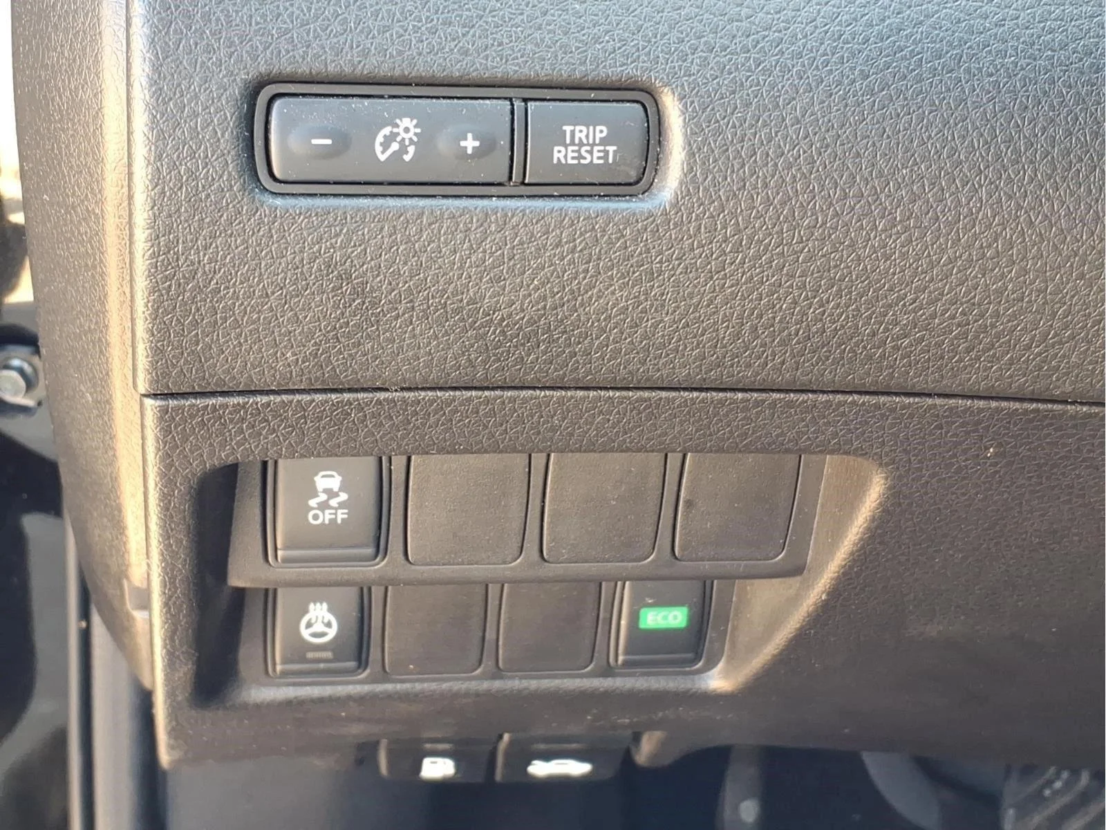 Used 2017 Magnetic Black Nissan SL image 18