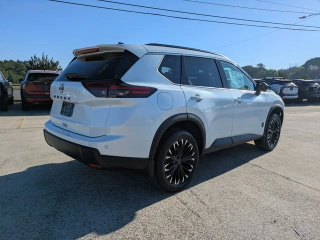 New 2026 Everest White Pearl TriCoat Nissan Dark Armor™ image 4