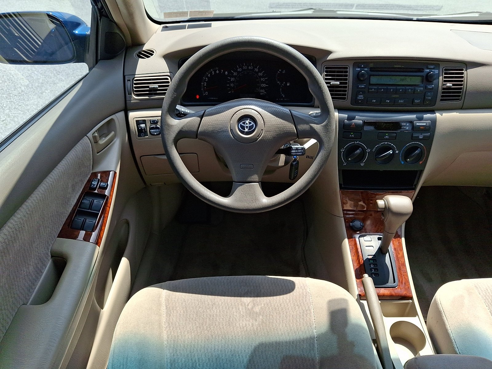 Used 2005 Indigo Ink Pearl Toyota LE image 13
