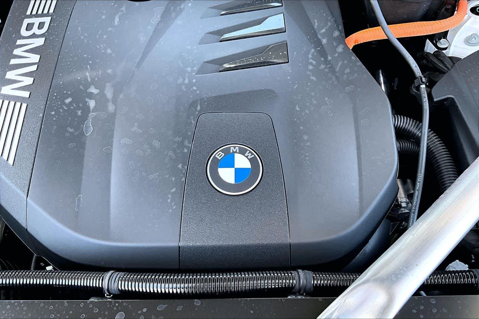 New 2026 Alpine White BMW xDrive50e image 17