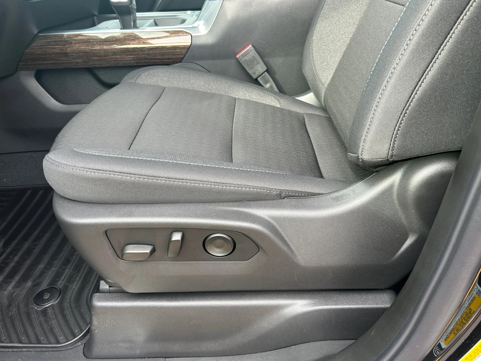 New 2026 Onyx Black GMC Elevation image 14