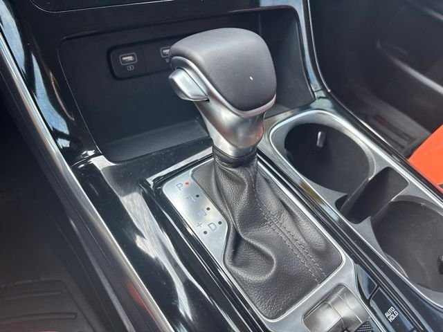 Used 2022 White Kia SX image 28