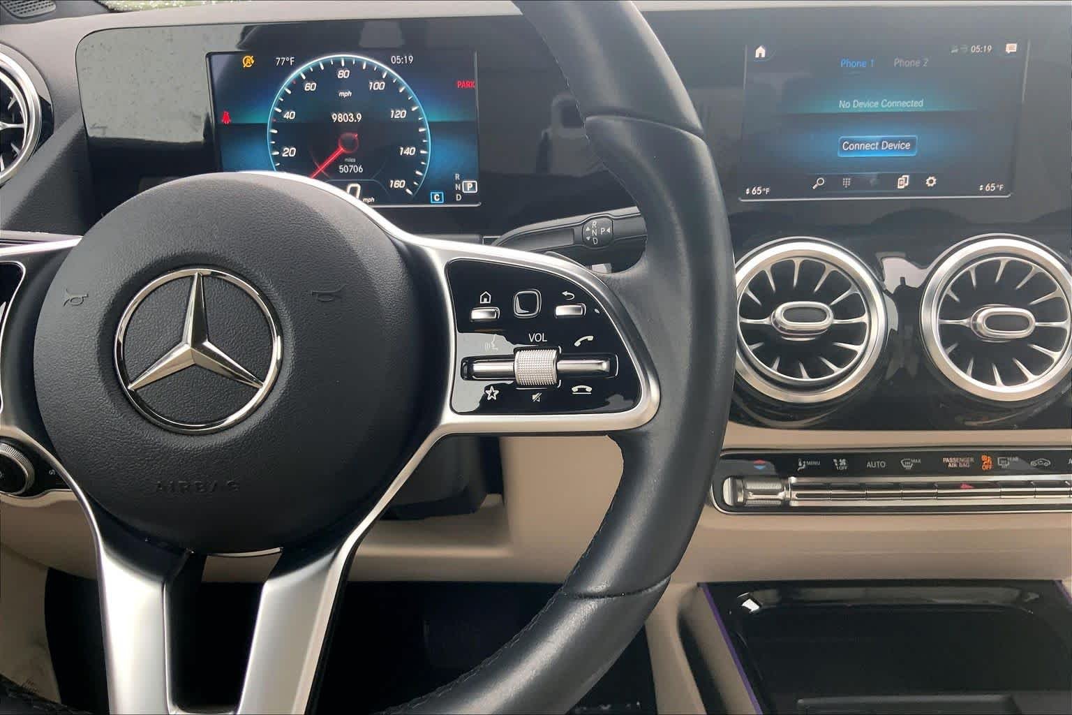 Used 2021 Night Black Mercedes-Benz GLA 250 image 22