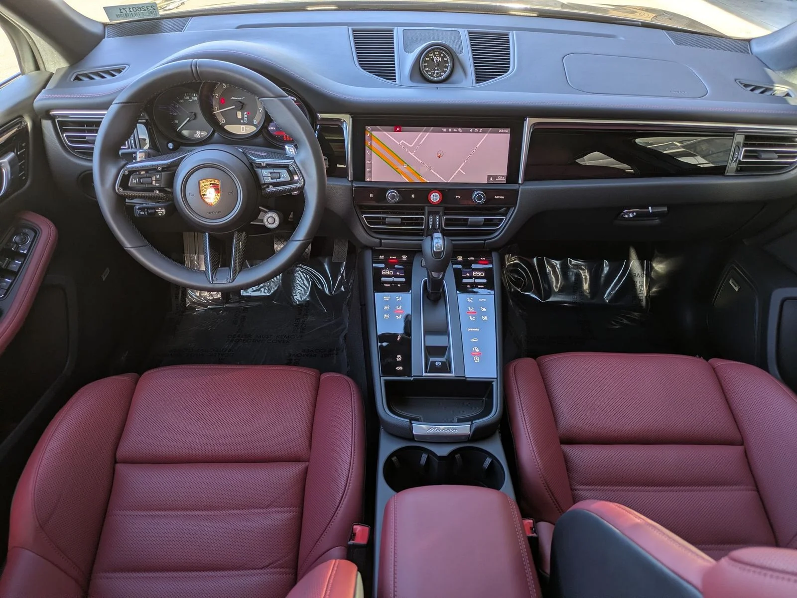2026 Porsche Macan T - Photo 21