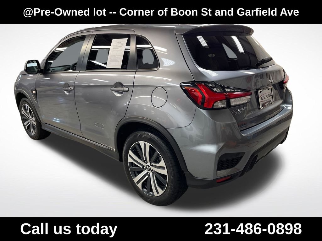 Used 2024  Mitsubishi 2.0 ES image 3