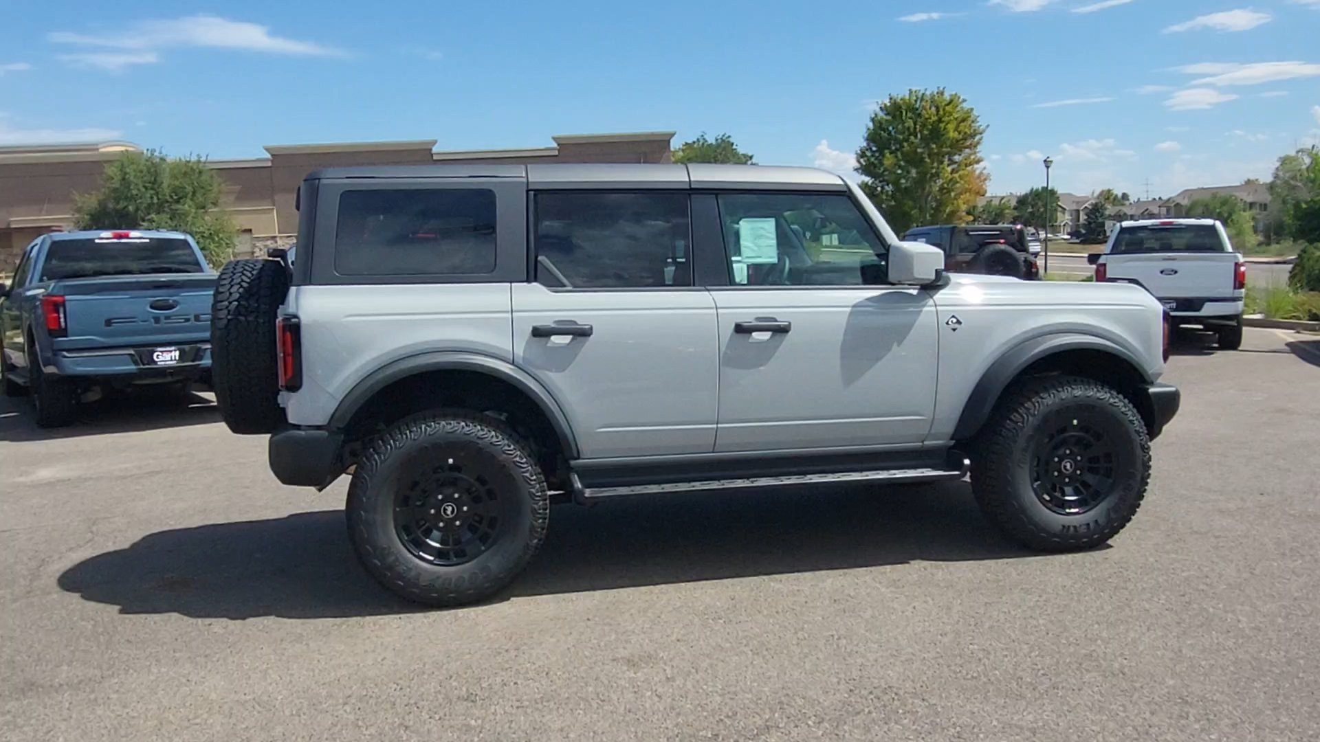 New 2026 Avalanche Gray Ford Outer Banks image 6