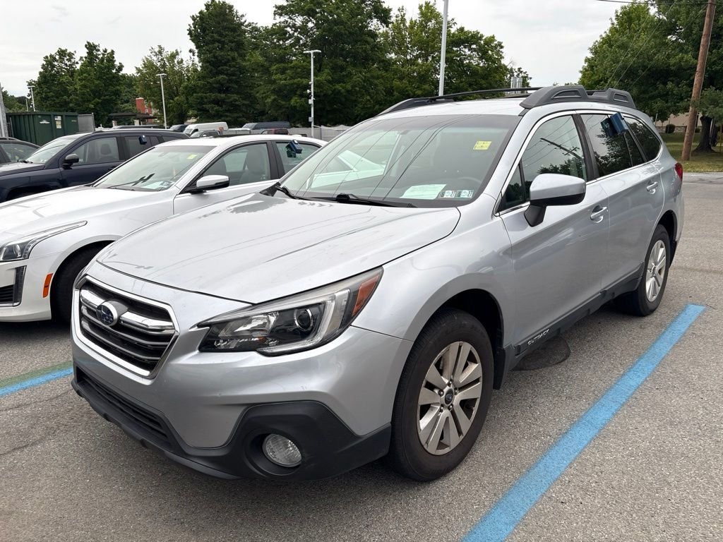 Used 2018 Silver Subaru 2.5i Premium image 3