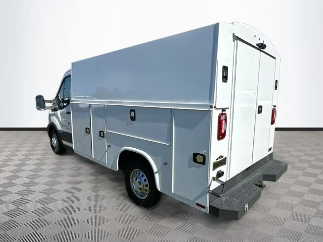 New 2025 Oxford White Ford Base image 4