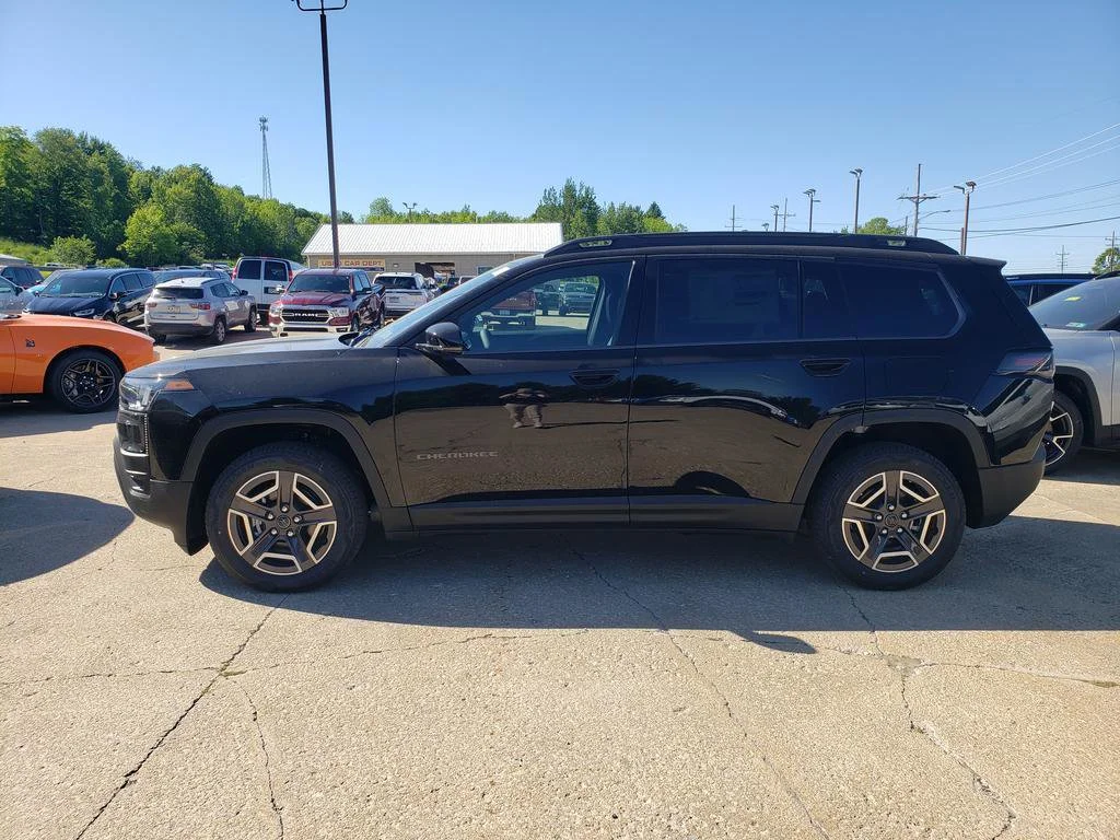 New 2026 Diamond Black Crystal Pearl-Coat Exterior Paint Jeep Limited image 7