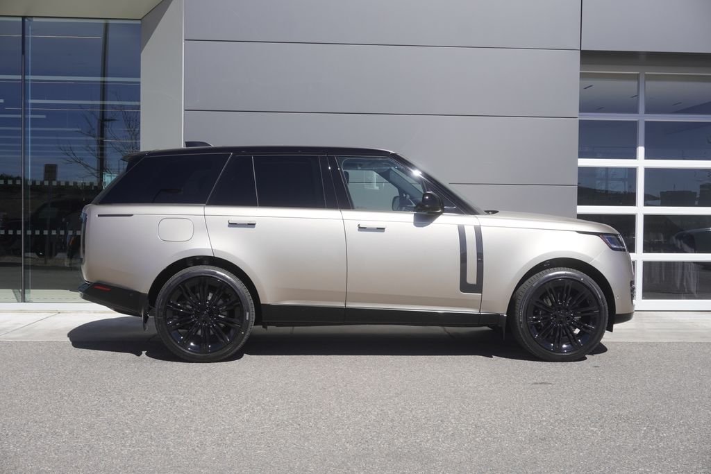 New 2026 Sunset Gold Satin Land Rover SE image 7