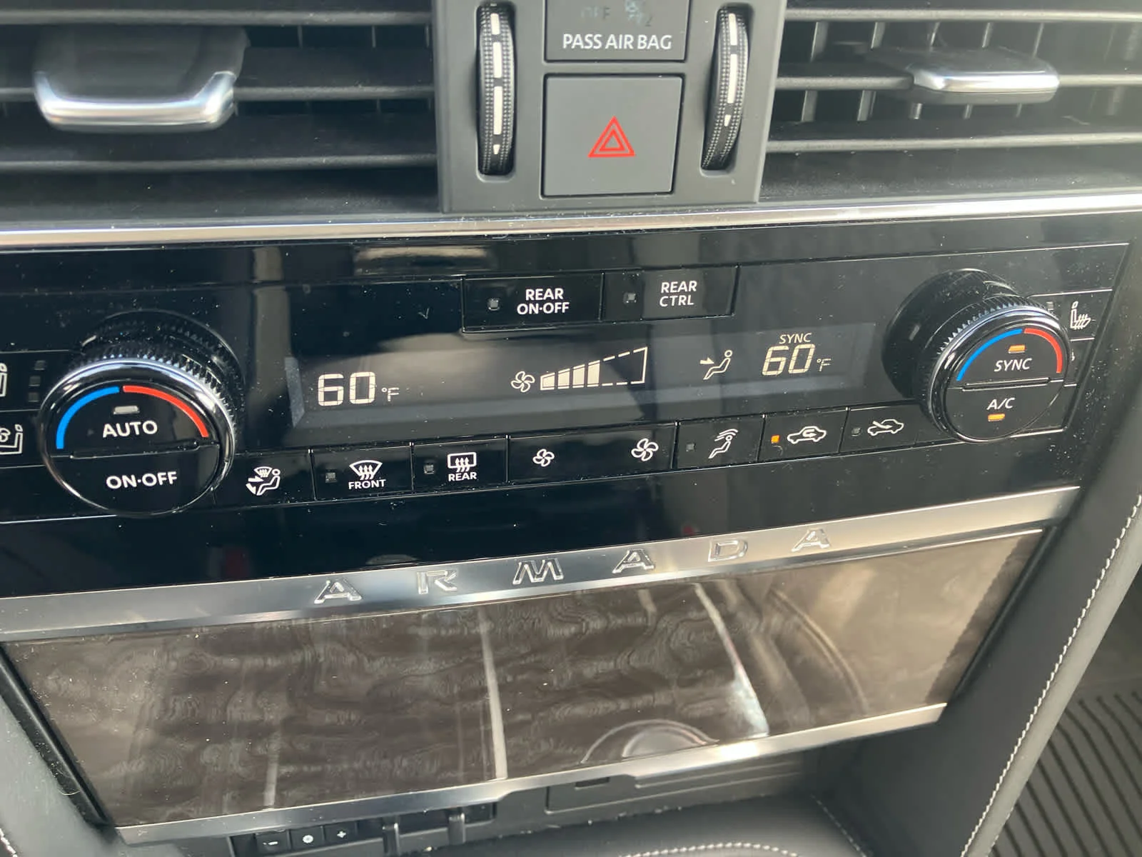 Used 2024 Aspen White Tricoat Nissan Platinum image 27