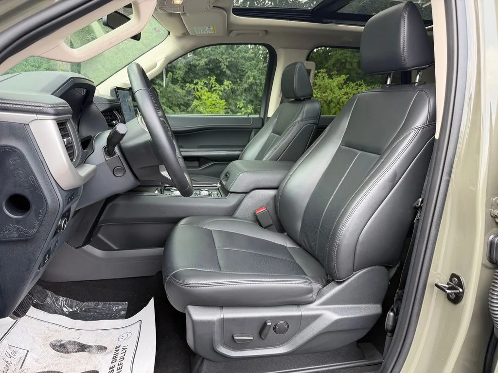 Used 2024 Green Ford XLT image 12