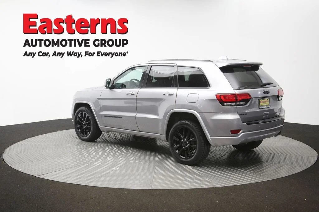 Used 2017 Silver Jeep Altitude image 63