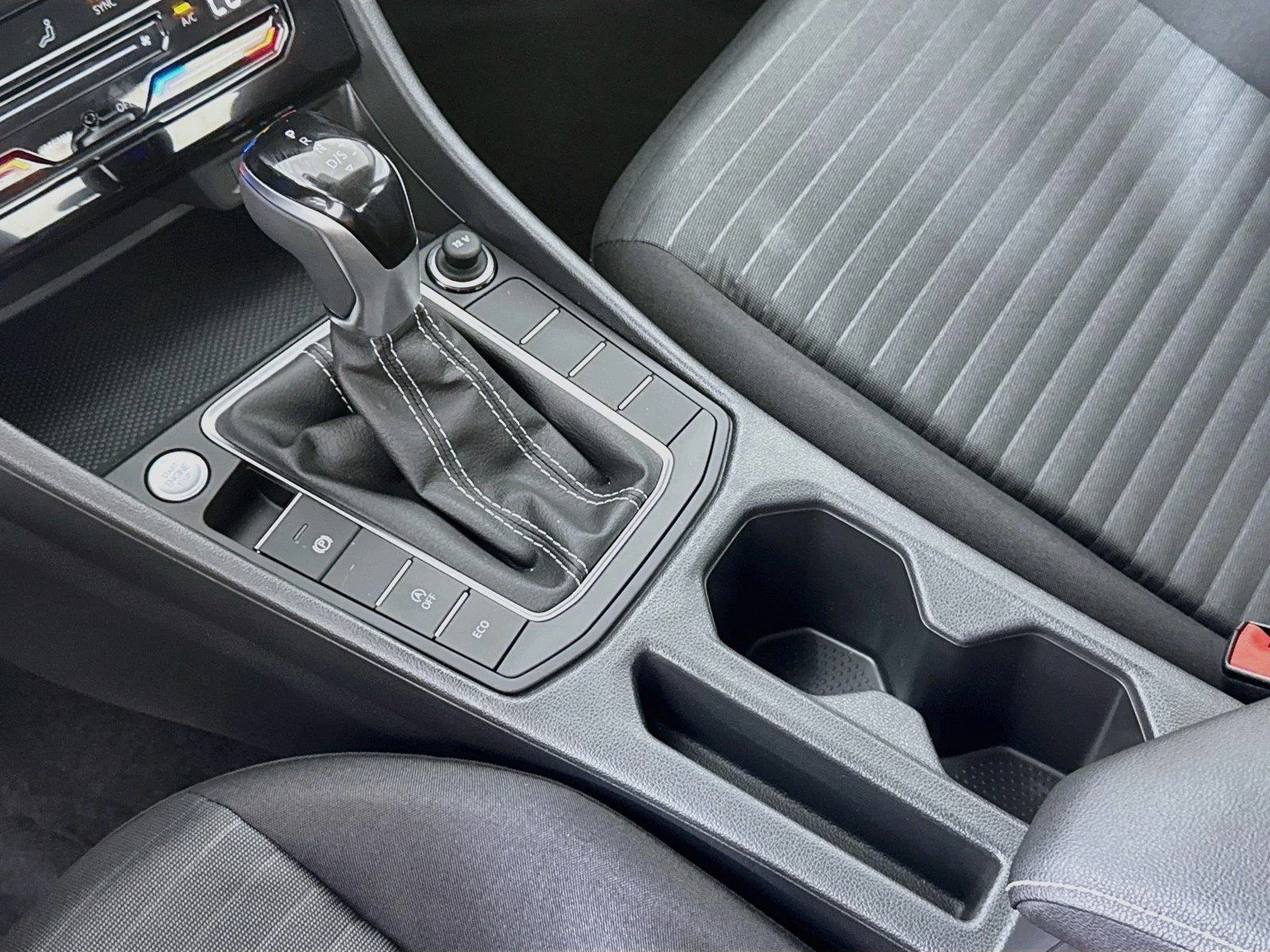 New 2027 Pure White Volkswagen S image 16